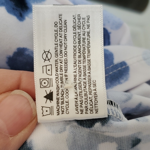 3/$30 Alfred Sung Sleeveless Top - Picture 6 of 6